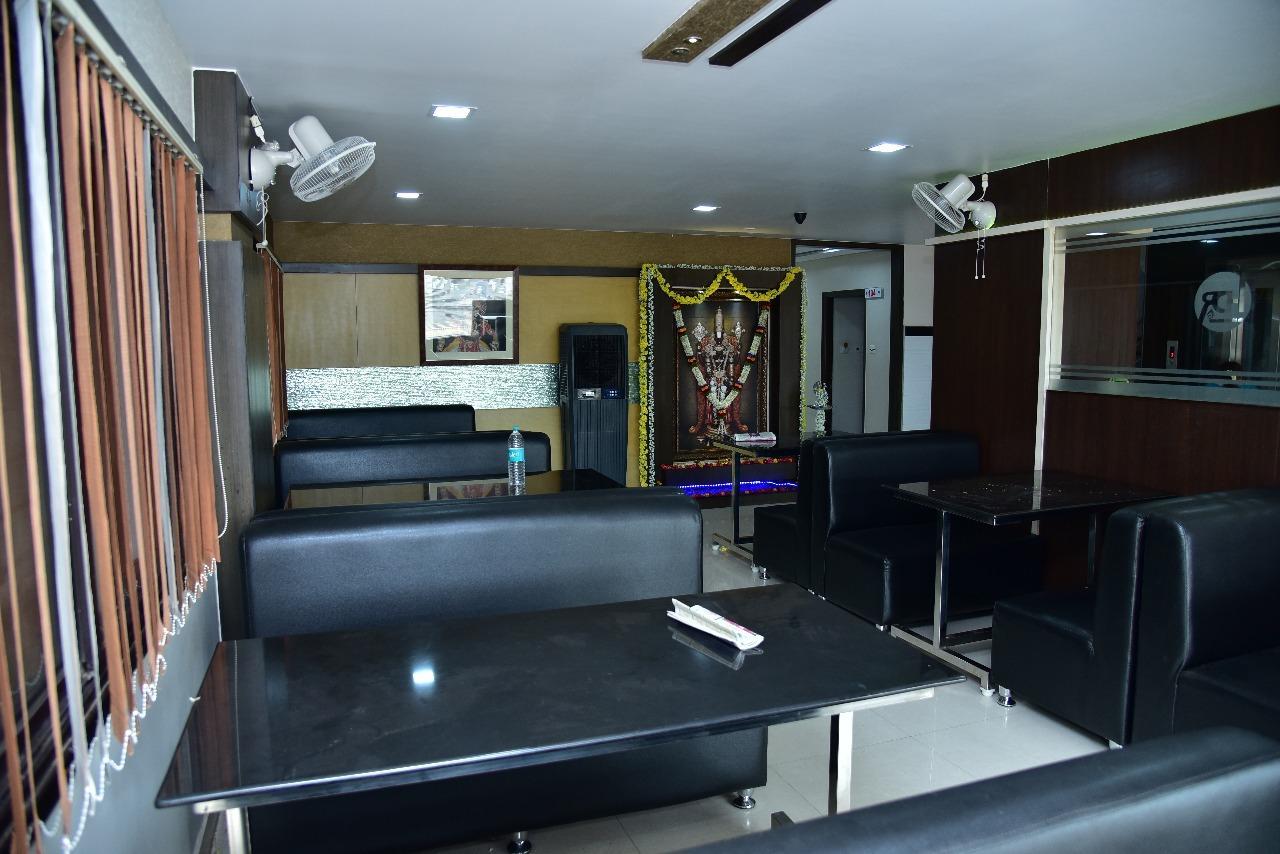 Iroomz Dwaraka Residency Bellary Exterior photo