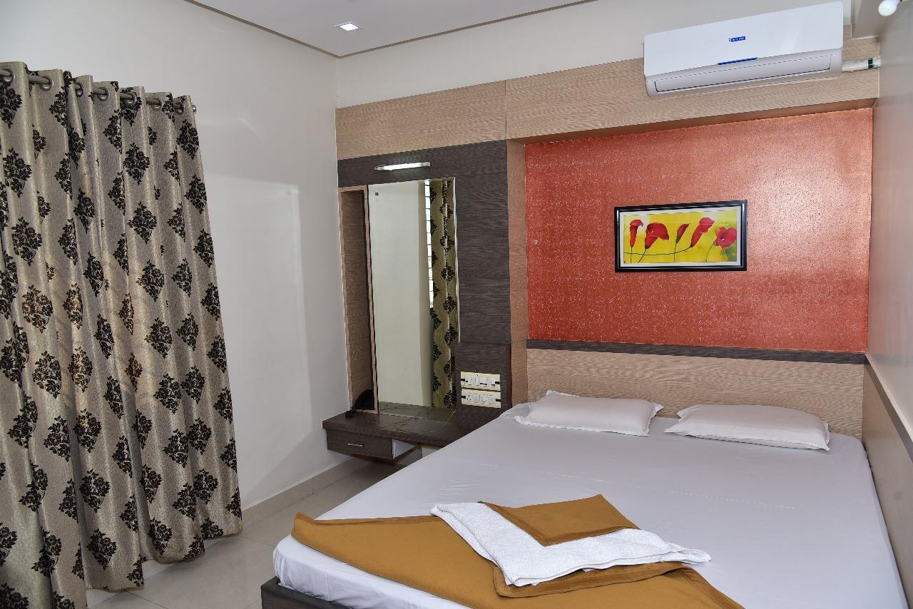 Iroomz Dwaraka Residency Bellary Exterior photo